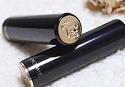 蘭蔻菁純唇膏怎么打開？蘭蔻口紅蓋子怎么打開？