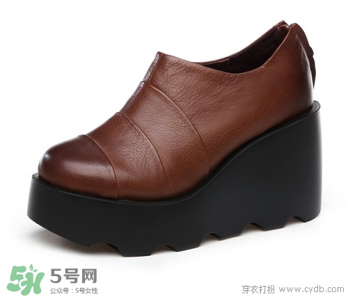 3月份穿什么鞋子？三月份穿什么鞋？