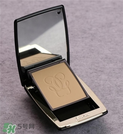 嬌蘭金鉆粉餅好用嗎？嬌蘭金鉆粉餅怎么樣？