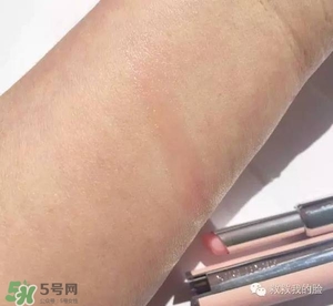 紀(jì)梵希小羊皮和禁忌之吻哪個(gè)好？紀(jì)梵希小羊皮和禁忌之吻對比