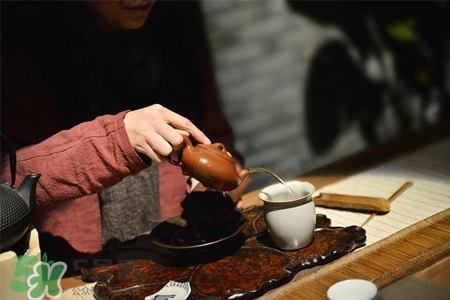 如何清洗紫砂壺茶垢？紫砂壺的茶垢怎么清洗？