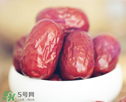 灰棗和和田棗哪個(gè)補(bǔ)血？灰棗和和田棗的區(qū)別
