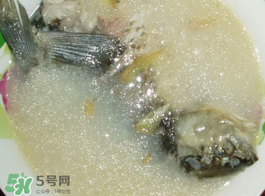 鯽魚湯怎么做才白？鯽魚湯怎么熬成奶白色？
