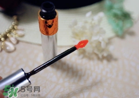 ysl唇油怎么用？ysl唇油使用方法
