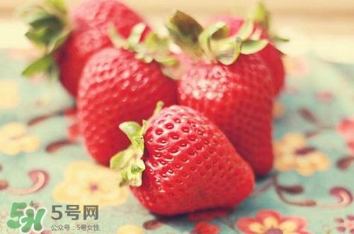 吃草莓大便會變紅嗎？吃草莓大便變紅是怎么回事？