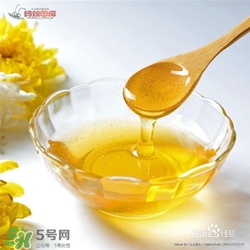 嘴唇干燥是什么原因？嘴唇干裂脫皮怎么辦？