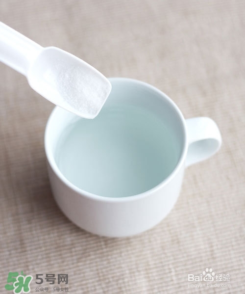 嘴唇干燥是什么原因？嘴唇干裂脫皮怎么辦？