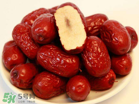 紅棗發(fā)白可以吃嗎？紅棗表面發(fā)白是發(fā)霉嗎？