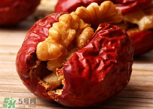 紅棗夾核桃有什么寓意？紅棗夾核桃的寓意