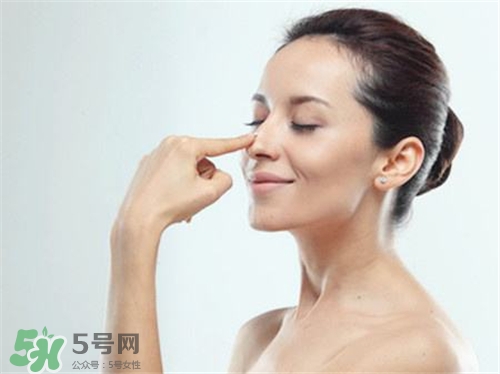 假體隆鼻多久可以化妝？假體隆鼻多久可以敷面膜？