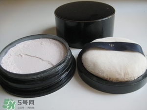 cpb散粉和紀(jì)梵希散粉哪個好？cpb散粉和紀(jì)梵希散粉對比