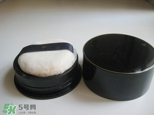 cpb散粉和紀(jì)梵希散粉哪個好？cpb散粉和紀(jì)梵希散粉對比