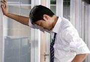 男性尿痛出血怎么回事？男性尿痛是怎么引起的