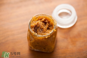 唇部磨砂膏多久用一次？唇部磨砂膏可以天天用嗎？