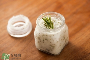 唇部磨砂膏多久用一次？唇部磨砂膏可以天天用嗎？