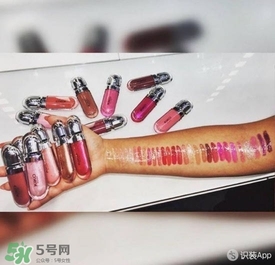 啞光口紅和珠光口紅哪個(gè)好？啞光口紅和珠光區(qū)別