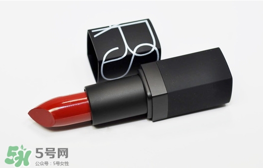 霧面口紅干嗎？霧面口紅太干怎么辦？
