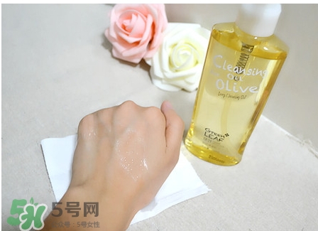 卸妝油會(huì)悶痘嗎？卸妝油會(huì)不會(huì)悶痘？