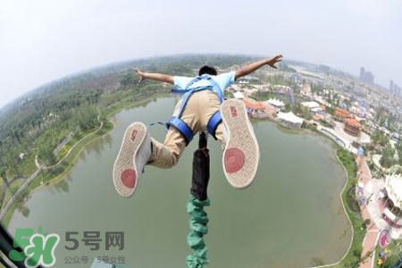 蹦極是什么感覺？第一次蹦極是什么感覺？