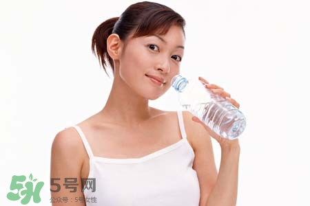 春天要多喝水嗎？春天多喝水有什么好處？