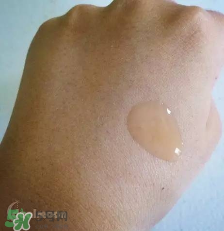 蘭蔻大眼精華和雅詩蘭黛小棕瓶哪個(gè)好？蘭蔻大眼精華和小棕瓶對(duì)比