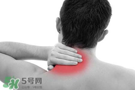 脖子疼和枕頭有關(guān)系嗎？脖子痛是因?yàn)檎眍^的高度嗎？