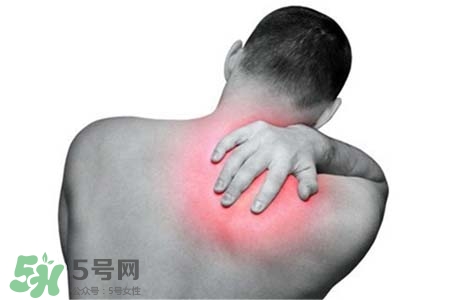 脖子疼和枕頭有關(guān)系嗎？脖子痛是因?yàn)檎眍^的高度嗎？