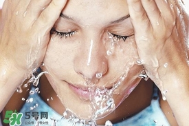 卸妝水和卸妝油的區(qū)別？卸妝水和卸妝油有什么不一樣？