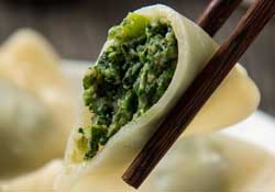 薺菜包餃子必須焯水嗎？薺菜包餃子要焯水嗎？