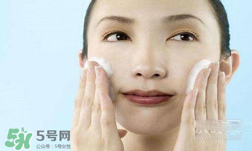 毛孔堵塞用什么洗面奶？毛孔堵塞用洗面奶注意事項