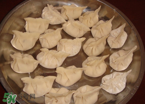薺菜素餃子怎么做？薺菜素餡餃子怎么做好吃？