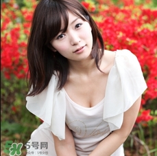 精華乳要洗掉嗎？精華乳要不要洗？
