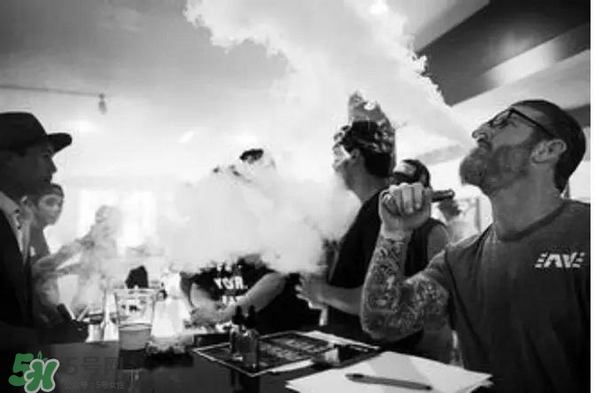 電子煙和真煙哪個(gè)危害大？電子煙和香煙哪個(gè)危害大？