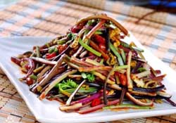 蕨菜苦能吃嗎？蕨菜苦的吃了會中毒嗎？