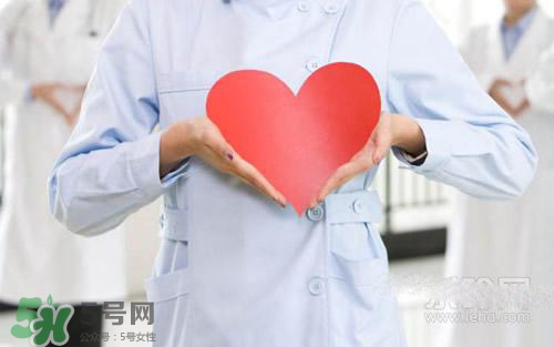 吃野芹菜會中毒嗎？吃野芹菜中毒了怎么辦？