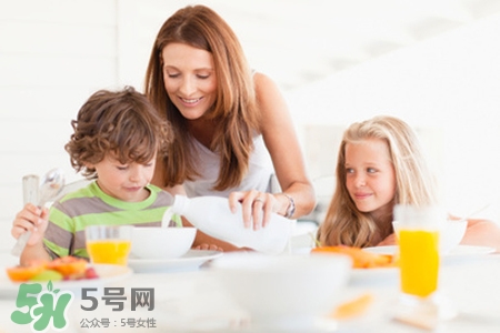 水痘期間不能吃什么？得水痘不能吃什么食物？