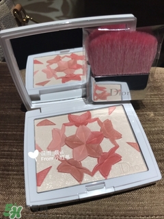 迪奧2017櫻花花瓣腮紅多少錢？2017dior櫻花腮紅專柜價格