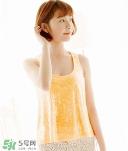 熒光色衣服怎么搭配？熒光色衣服怎么搭配好看？