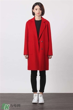 紅色衣服配什么顏色鞋子？紅色衣服配什么鞋子好看？