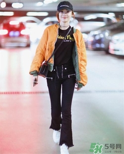 橙色衣服搭配什么顏色褲子？橙色衣服配什么褲子好看？