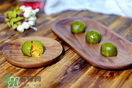 帶保鮮膜的青團怎么熱？青團外的保鮮膜能一起加熱嗎？