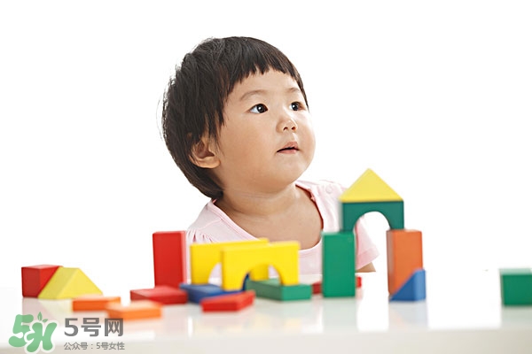 2歲寶寶發(fā)育指標 2歲寶寶發(fā)育標準
