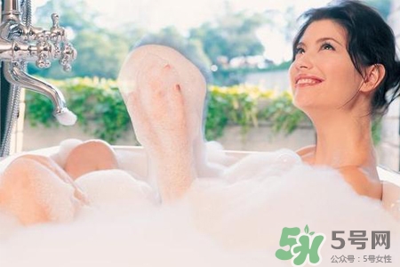 皮膚過(guò)敏可以洗澡嗎？洗澡會(huì)加重皮膚過(guò)敏嗎？