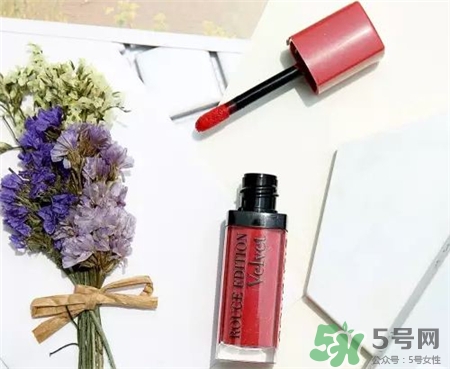 妙巴黎唇釉哪個(gè)色最火?妙巴黎唇釉最火色號 