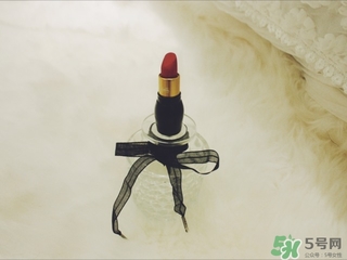 蘿卜丁口紅怎么打開(kāi)？蘿卜丁口紅打開(kāi)方法