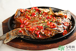 薺菜和鯽魚能一起吃嗎？薺菜和鯽魚一起吃會(huì)流產(chǎn)嗎？