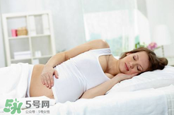 見紅了是不是快生了？見紅后多久會生？