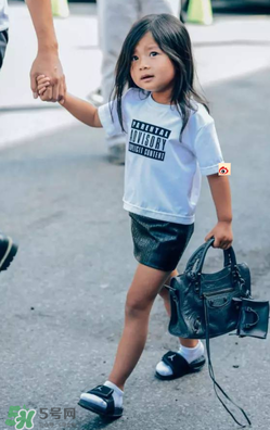 巴黎世家機(jī)車(chē)包正品多少錢(qián)？balenciaga機(jī)車(chē)包專柜價(jià)格