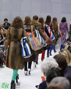 巴黎世家編織袋很貴嗎？balenciaga春運包為什么這么貴？