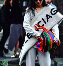 巴黎世家編織袋很貴嗎？balenciaga春運包為什么這么貴？